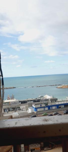ARENA apartment sea view hi Lox